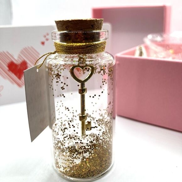 Sentimental Gift Key in small glass bottle pink gift set - Picture 2 of 8